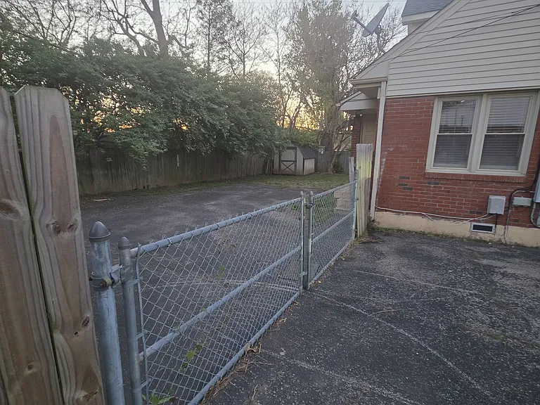2514 Browns Ln — Photo 24