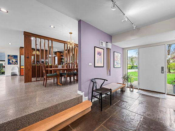 5th image of 87 Ravinoaks Ln