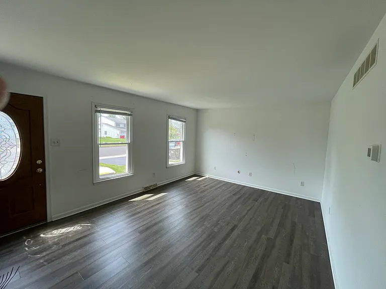 3314 Roxbury Rd — Photo 4