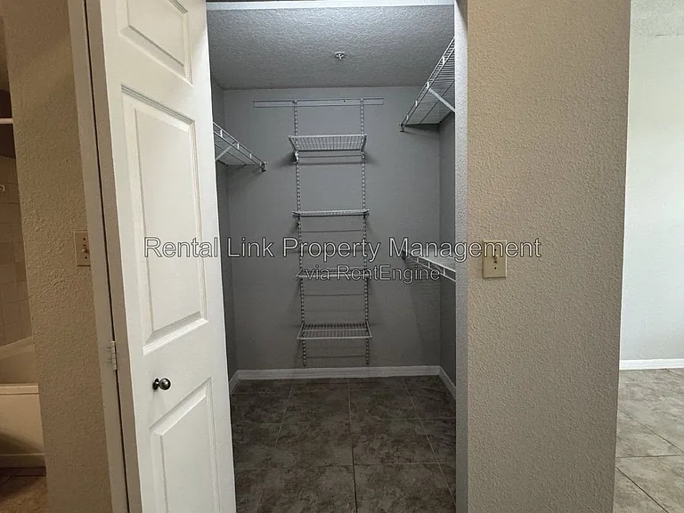 11530 Villa Grand #1121 — Photo 21