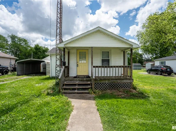 210 Orchard St, Zeigler, IL 62999