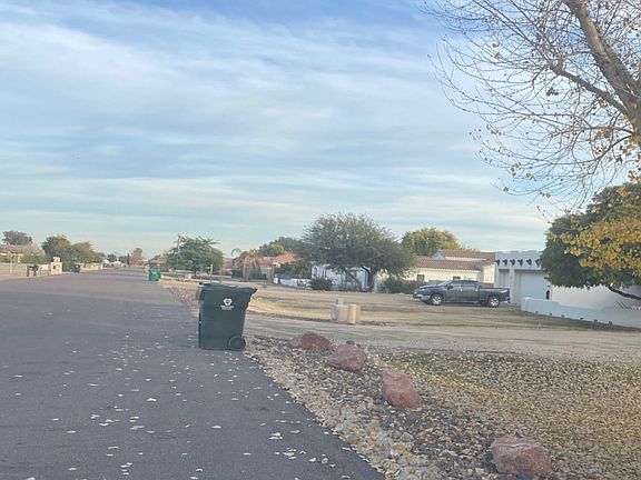 5th image of 18938 W College Dr