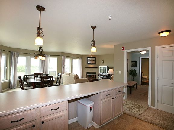 5th image of 501 Shoreview Dr S