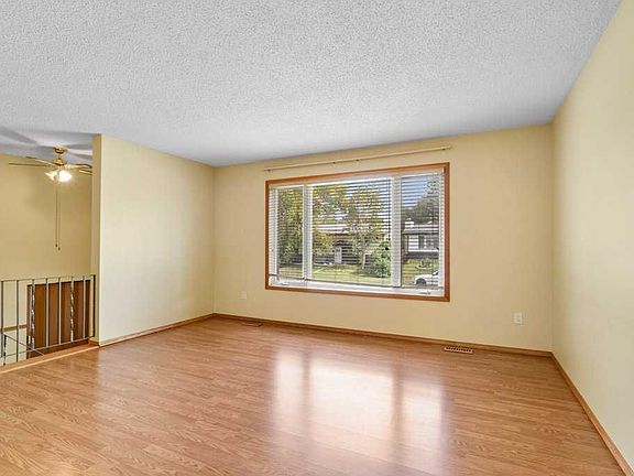 4th image of 4131 E 53rd Ave