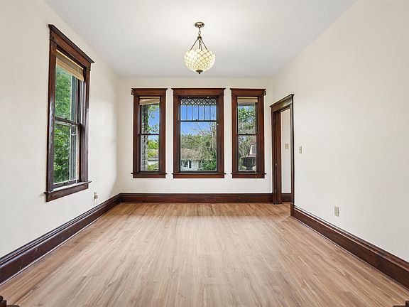 3rd image of 761 Cottage Pl