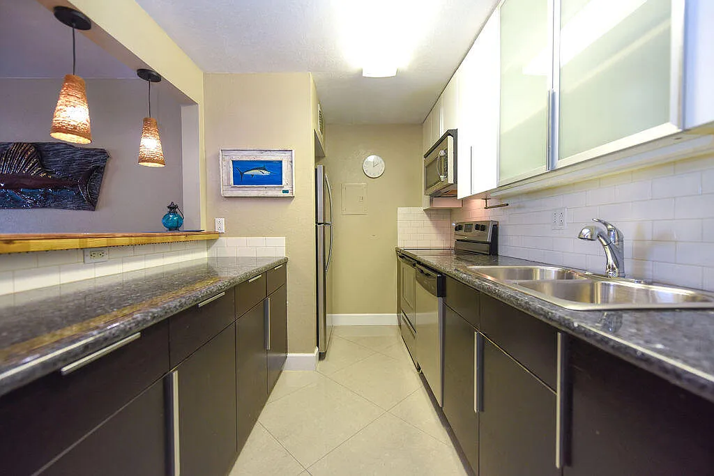 2 bed, 1.5 bath, 794 sqft, $2,600 — Photo 2