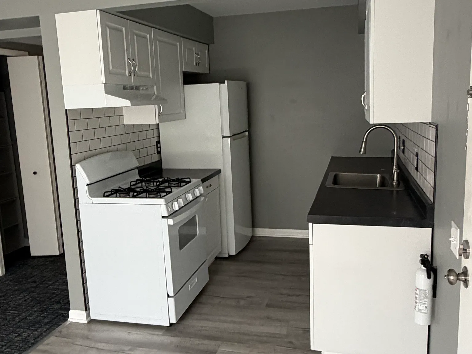 1 bed, 800 sqft, $900 — Photo 2