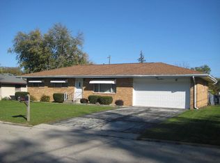 1530 Julie Dr, Bloomington, IL
