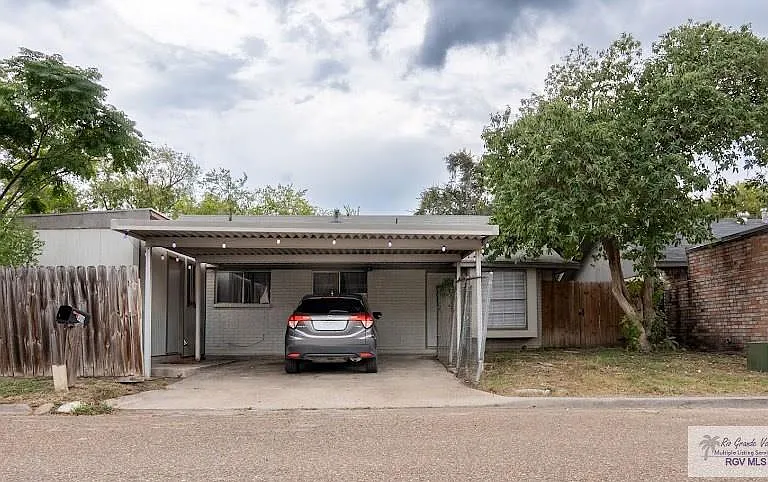 1809 S Williams Ln — Photo 11