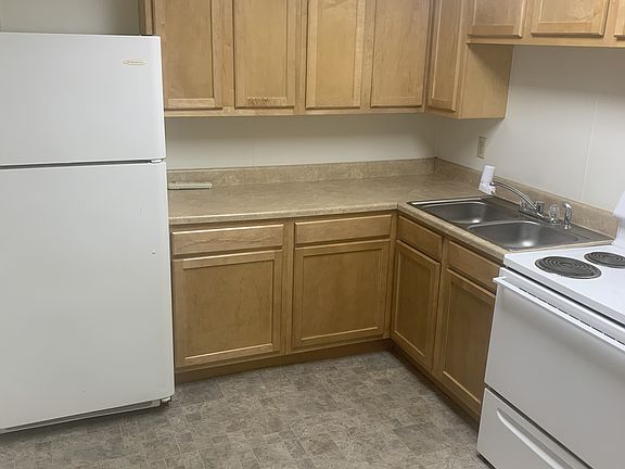 2nd image of 140 N Canal St #142-2