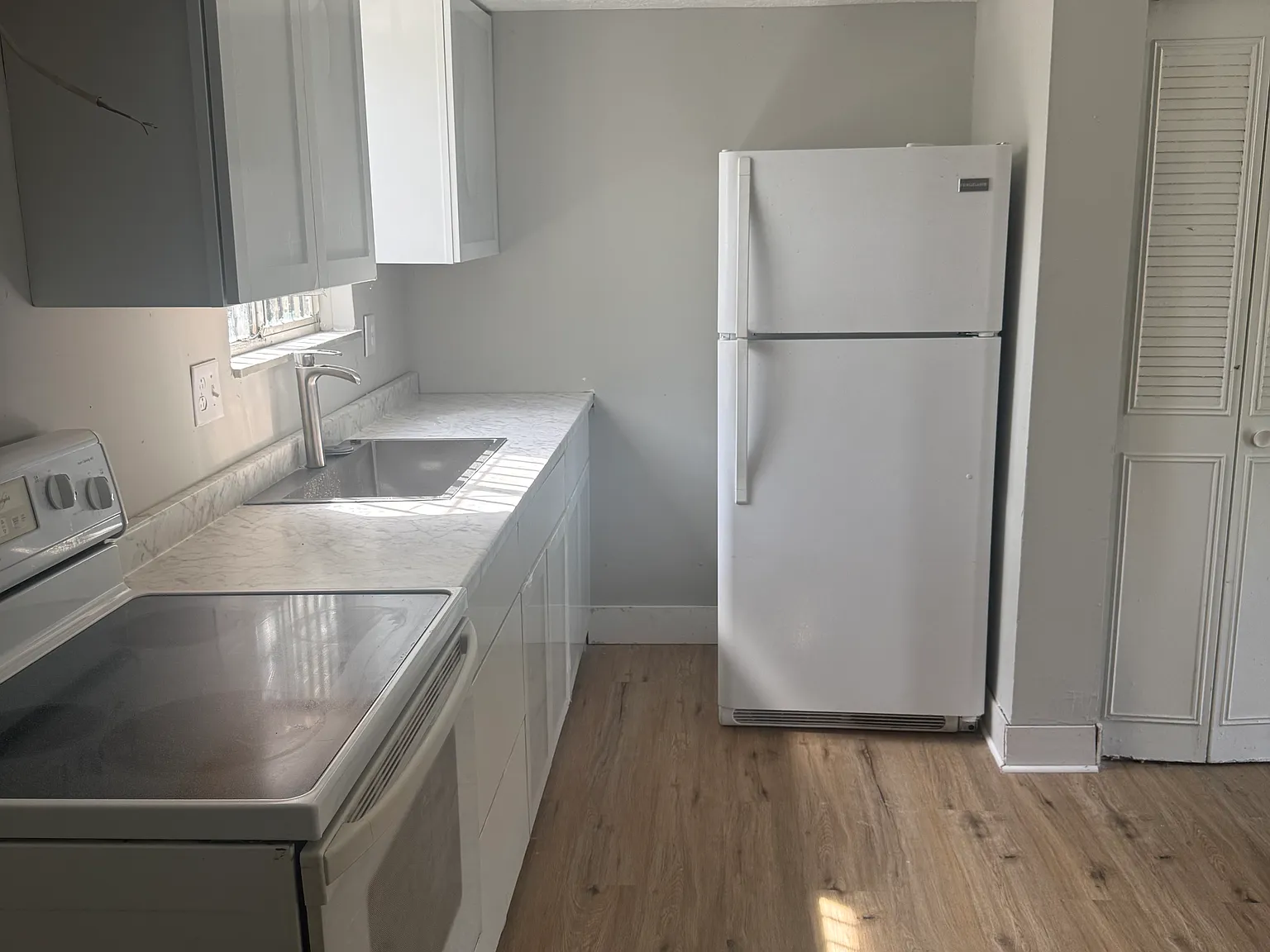 2 bed, 1050 sqft, $1,100 — Photo 4