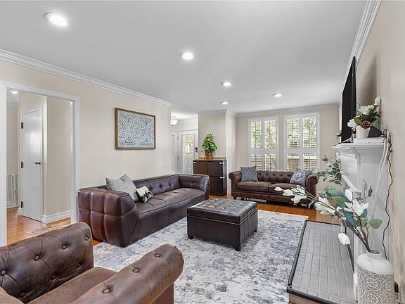 5th image of 5726 Kingsbury Pl