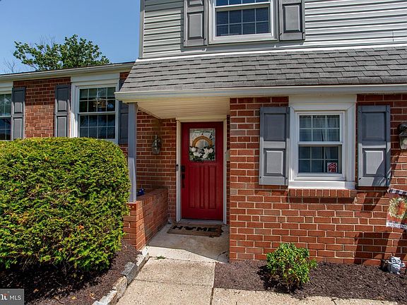 3rd image of 277 Edwards Dr