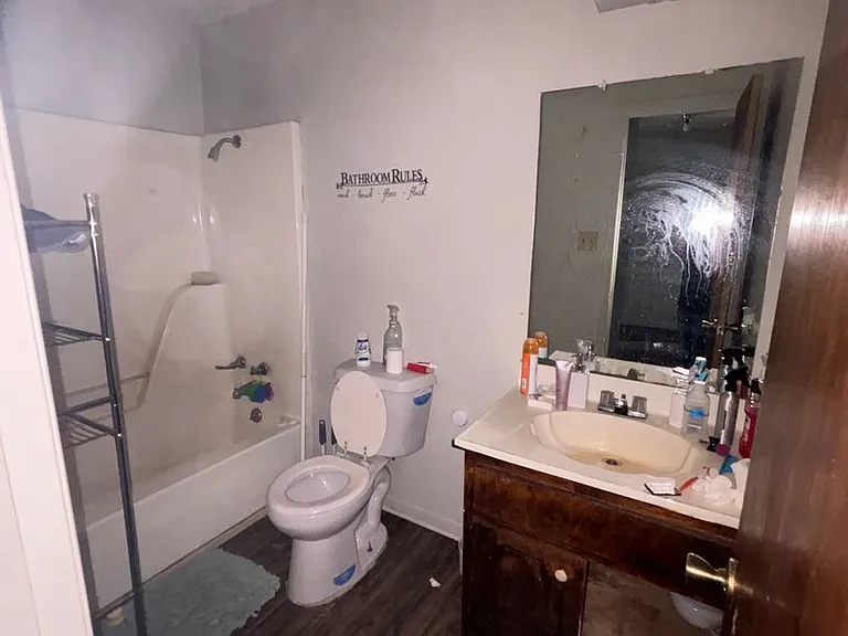 Feemster Lake Apartments — Photo 17