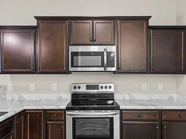 204 Alexa Pl — Photo 11