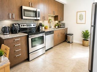 62 Balsam St #B-408, Waterloo, ON N2L 3H2