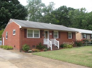 825 Redheart Dr, Hampton, VA 23666