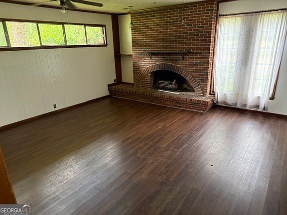 3rd image of 206 Marvin Ave