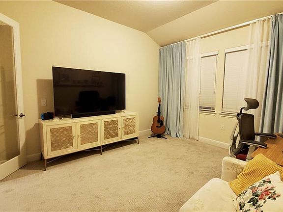 4th image of 13827 Camp Comfort Ln