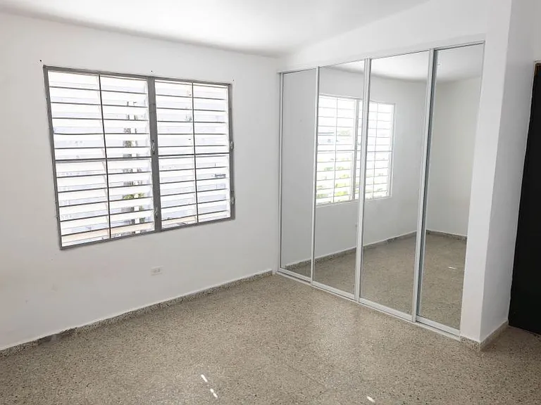 Calle Elisa Tavarez HC12 Urb Lakes Levittown — Photo 8