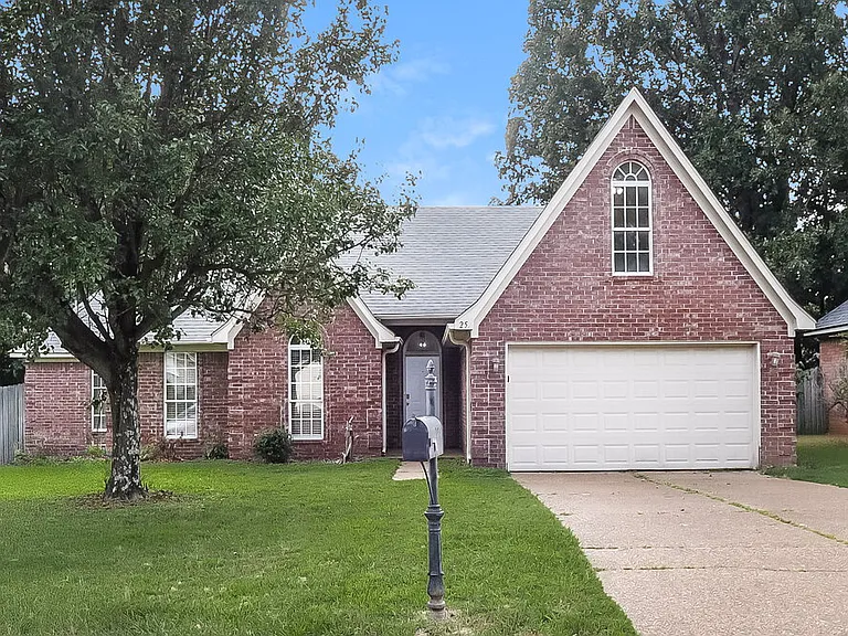 25 Oakland Woods Cv — Photo 1