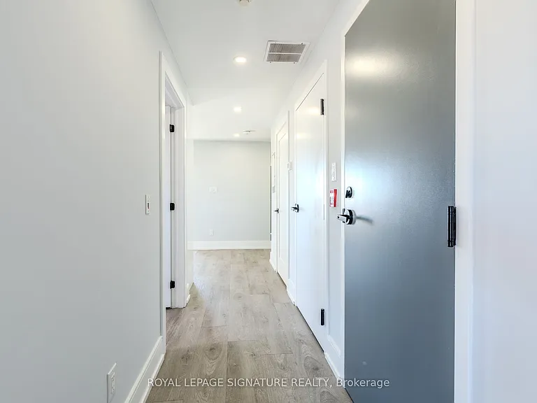 66 John St W #302 — Photo 12