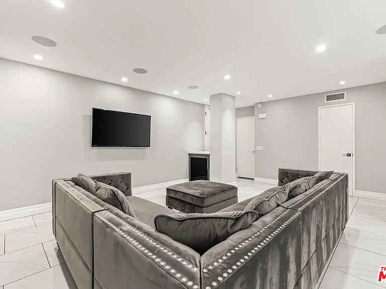 10747 Wilshire Blvd #1103 — Photo 8