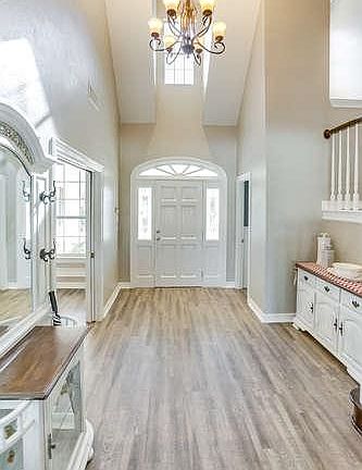 4th image of 113 Twisted Oak Ln