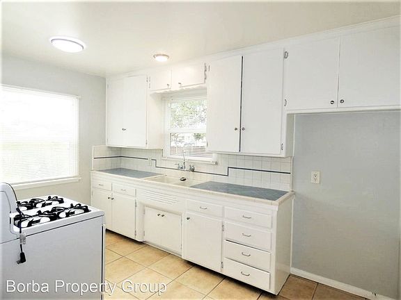 2nd image of 4558 N Lakewood Blvd #11397889