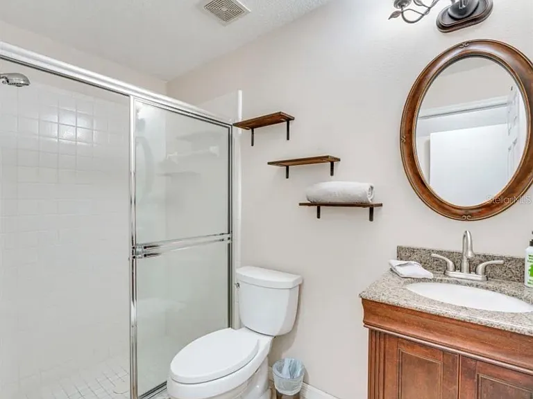 2592 Chatham Cir — Photo 14
