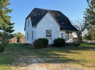 813 Locust St, Macon, MO 63552