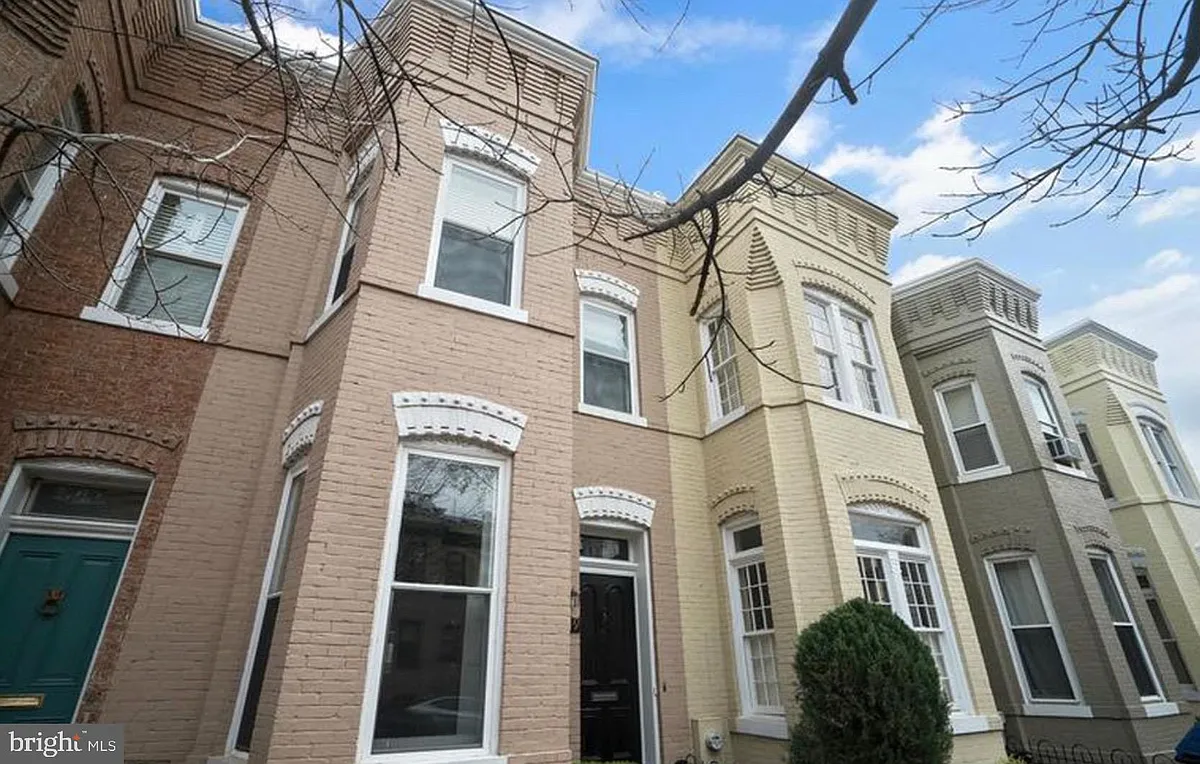 Building Photo - 1319 35th St NW