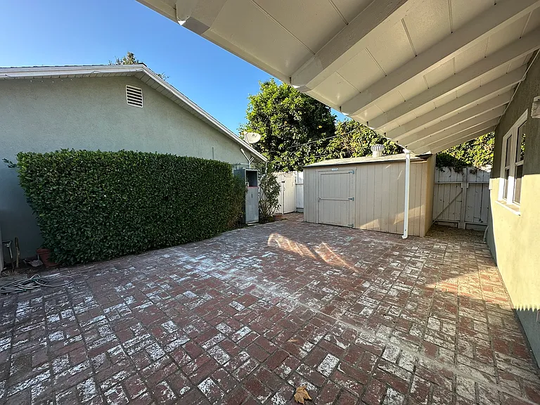 4411 Mammoth Ave — Photo 17