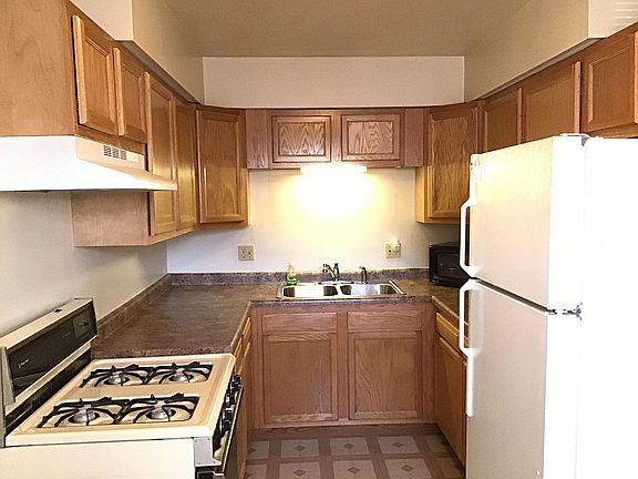 4th image of 4228 Middlebury Ave
