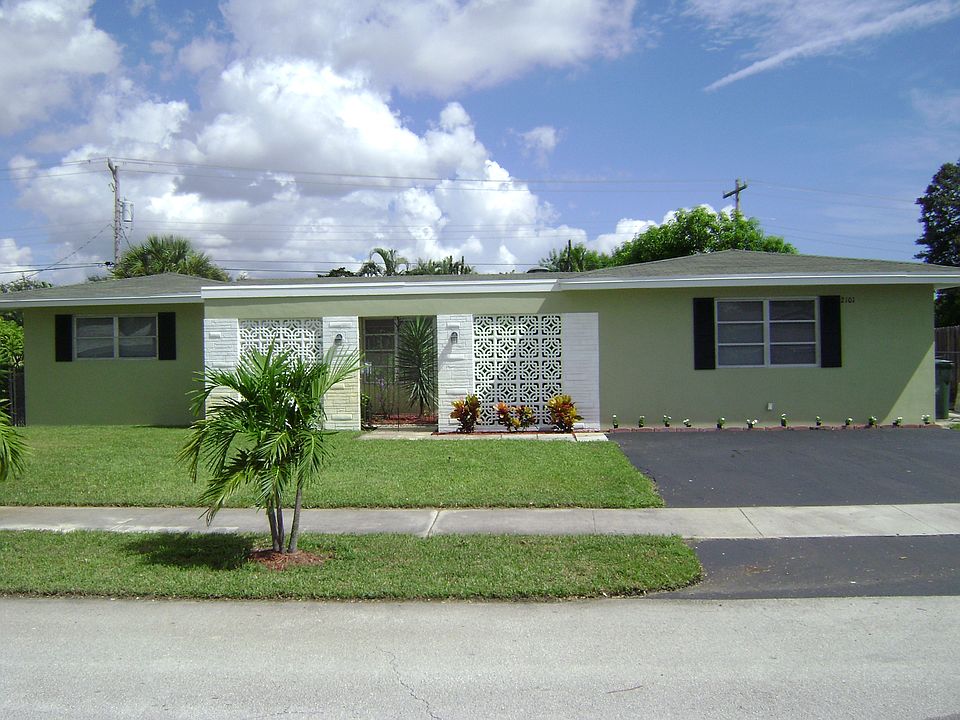 1st image of 2101 NE 60th St