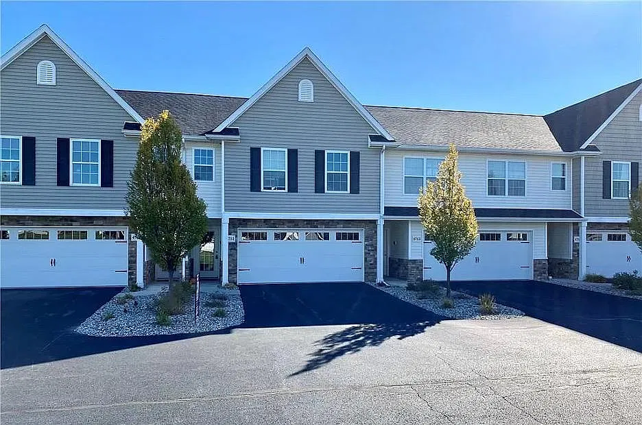 4711 Lakeside Dr