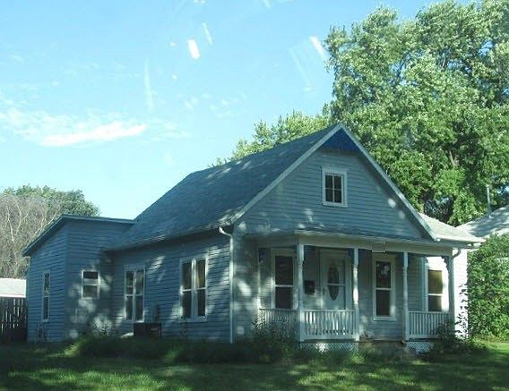 2nd image of 713 Pine St