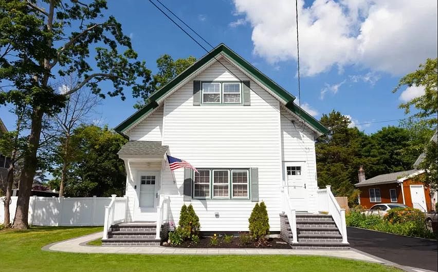1st image of 38 Laurel Ave #1A
