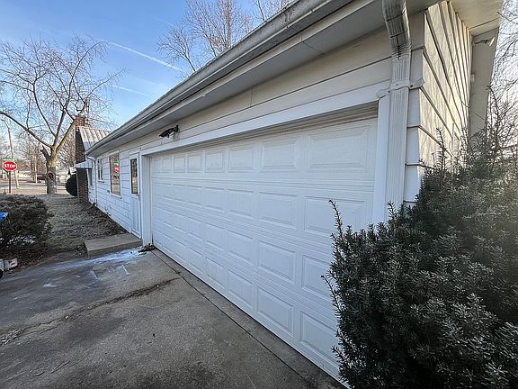 2nd image of 1212 W Wilkinson St