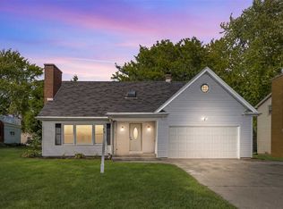 612 Laudan Blvd, Neenah, WI 54956