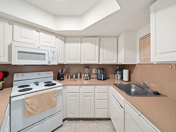 4th image of 8225 Lake Drive #205