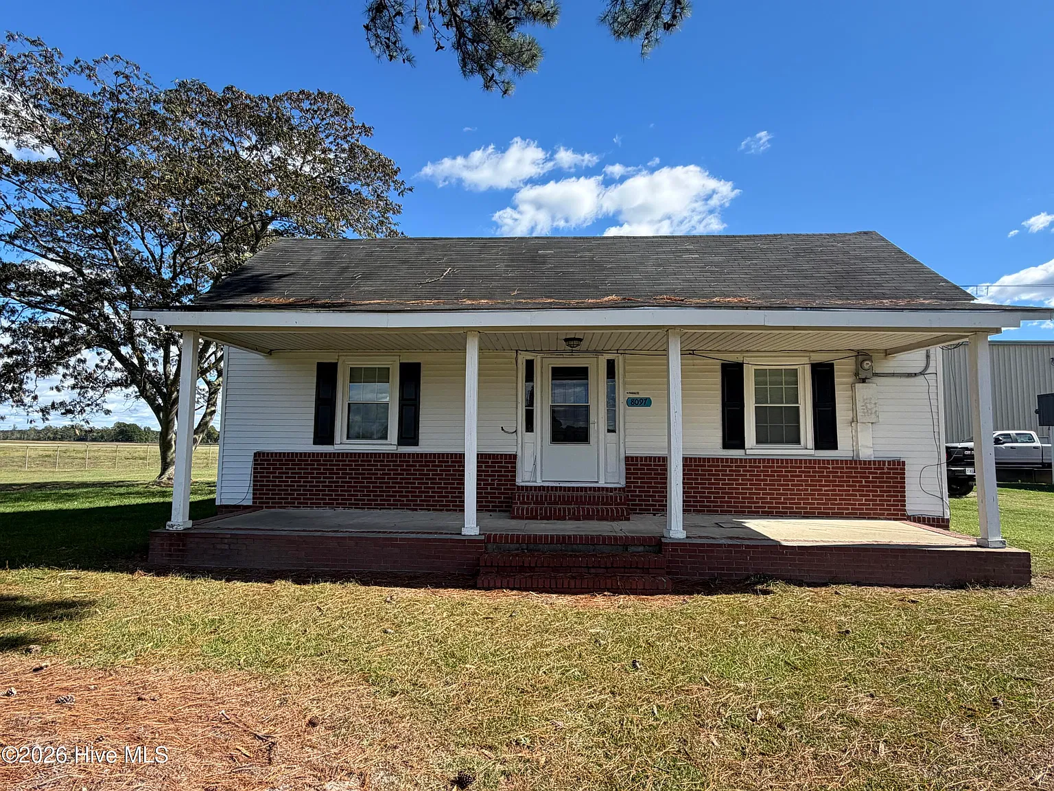 3 bed, 1.0 bath, $1,350 — Photo 1