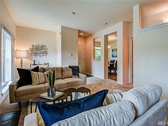5th image of 9411 177th Pl NE Unit 1