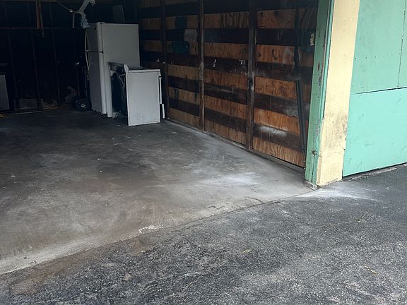 5th image of 534 Stepney St APT 5