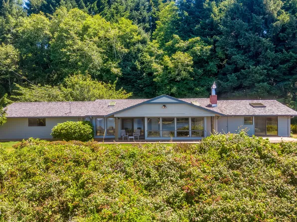 3863 Yaquina Bay Rd, Newport, OR 97365
