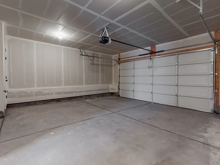 546 S 1040 W — Photo 29
