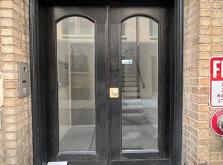 2121 Walnut St #2R, Philadelphia, PA 19103