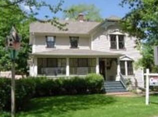 28 S Prairie Ave, Mundelein, IL 60060