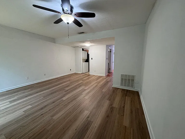 129 Eaglewood Way — Photo 6