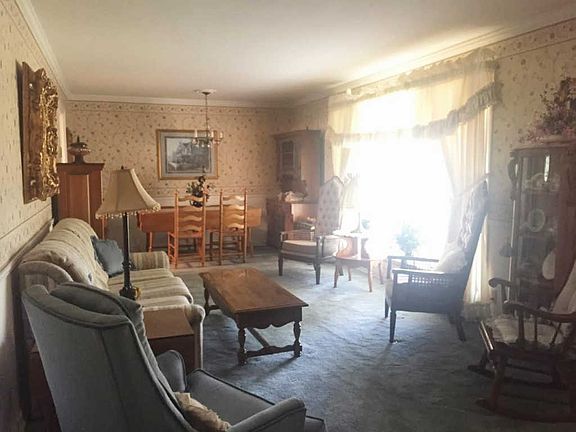 5th image of 105 Crestmore Dr